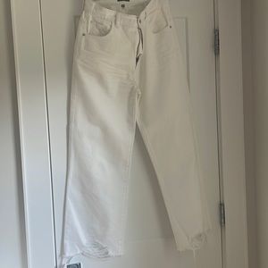 DL1961 white Hepburn style Jean with raw hem. Wide leg